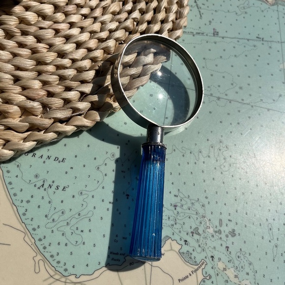 Vintage Magnifying Glass with Blue Acrylic Handle - Picture 2 of 3